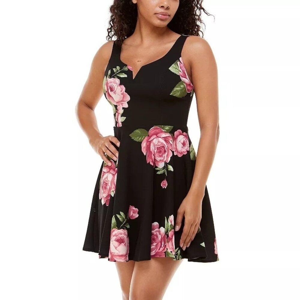 B. Smart Sleeveless Floral V-Neck Skater Mini Dress Juniors Large